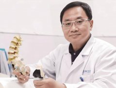 妙手回春！莆田福德醫(yī)院骨質(zhì)疏松專家何向陽主任成功為七旬骨質(zhì)疏松老人復(fù)位肩關(guān)節(jié)